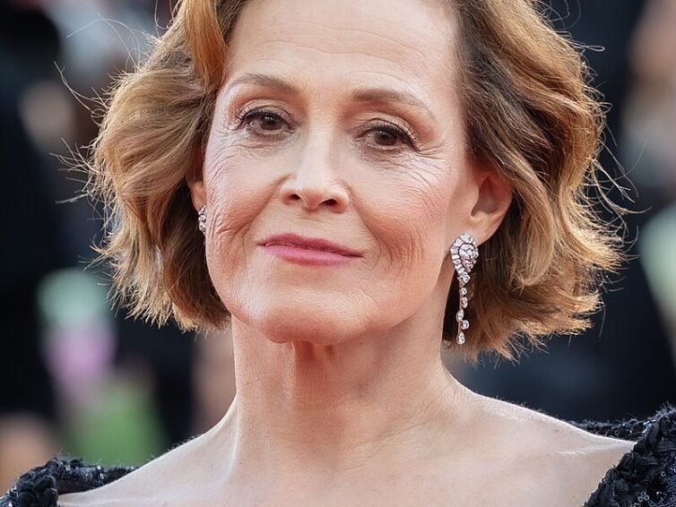 Sigourney Weaver