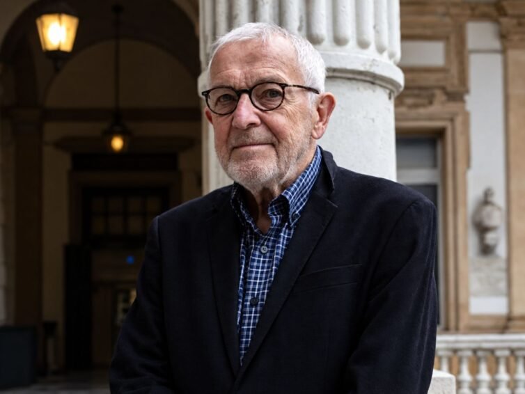 Francis Halzen 